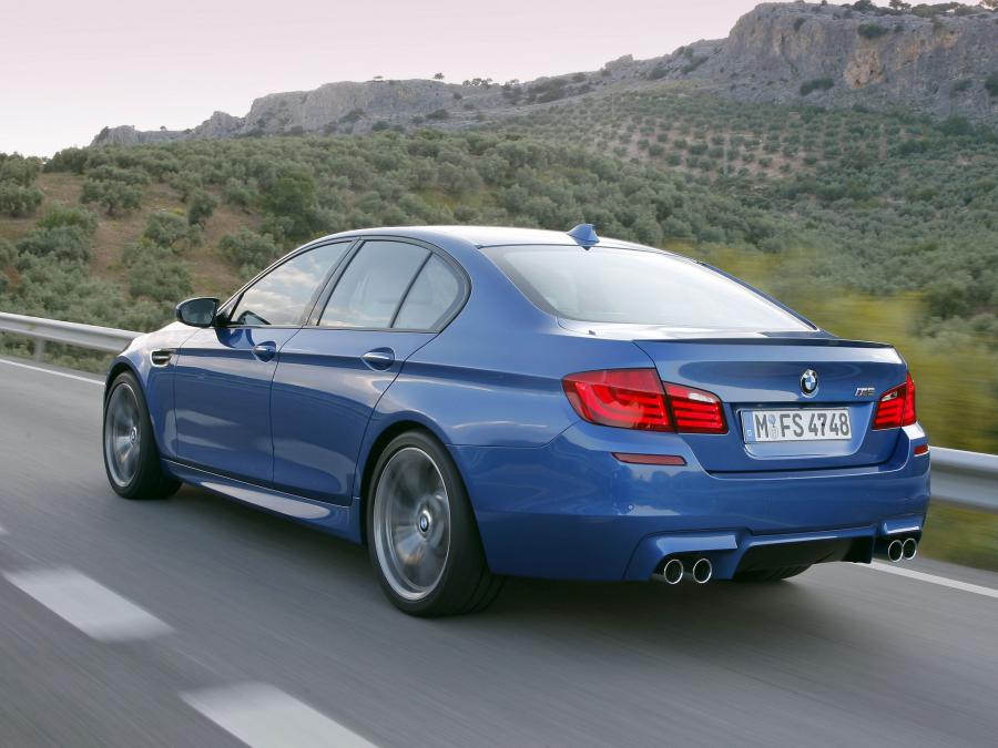 BMW M5 2011 года  (фото 3 из 344)